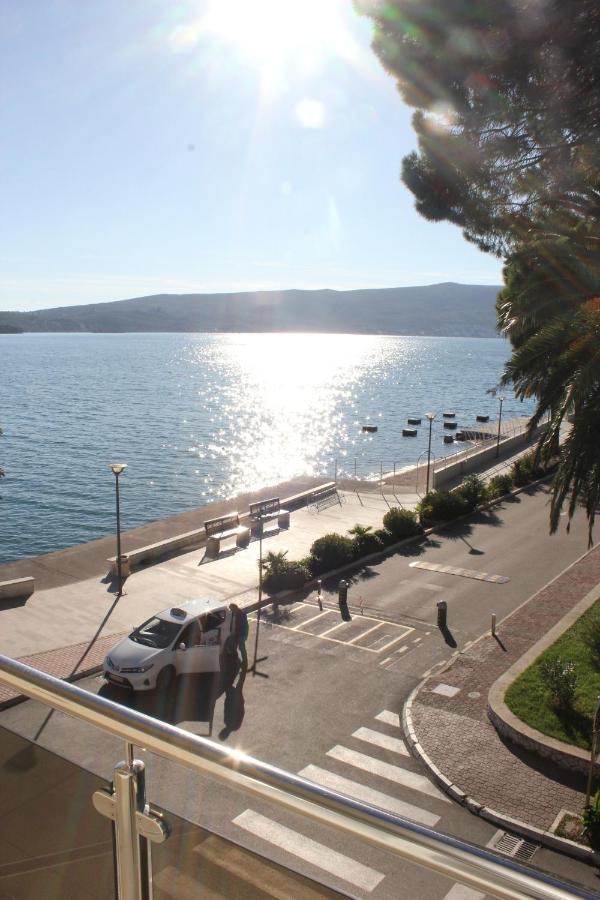 Chic Apartment In The City Center By The Sea Tivat Exterior foto