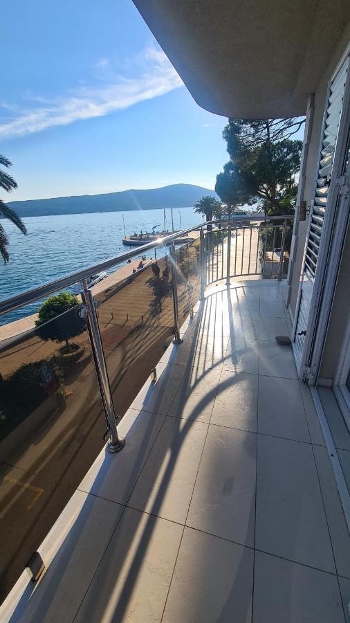 Chic Apartment In The City Center By The Sea Tivat Exterior foto